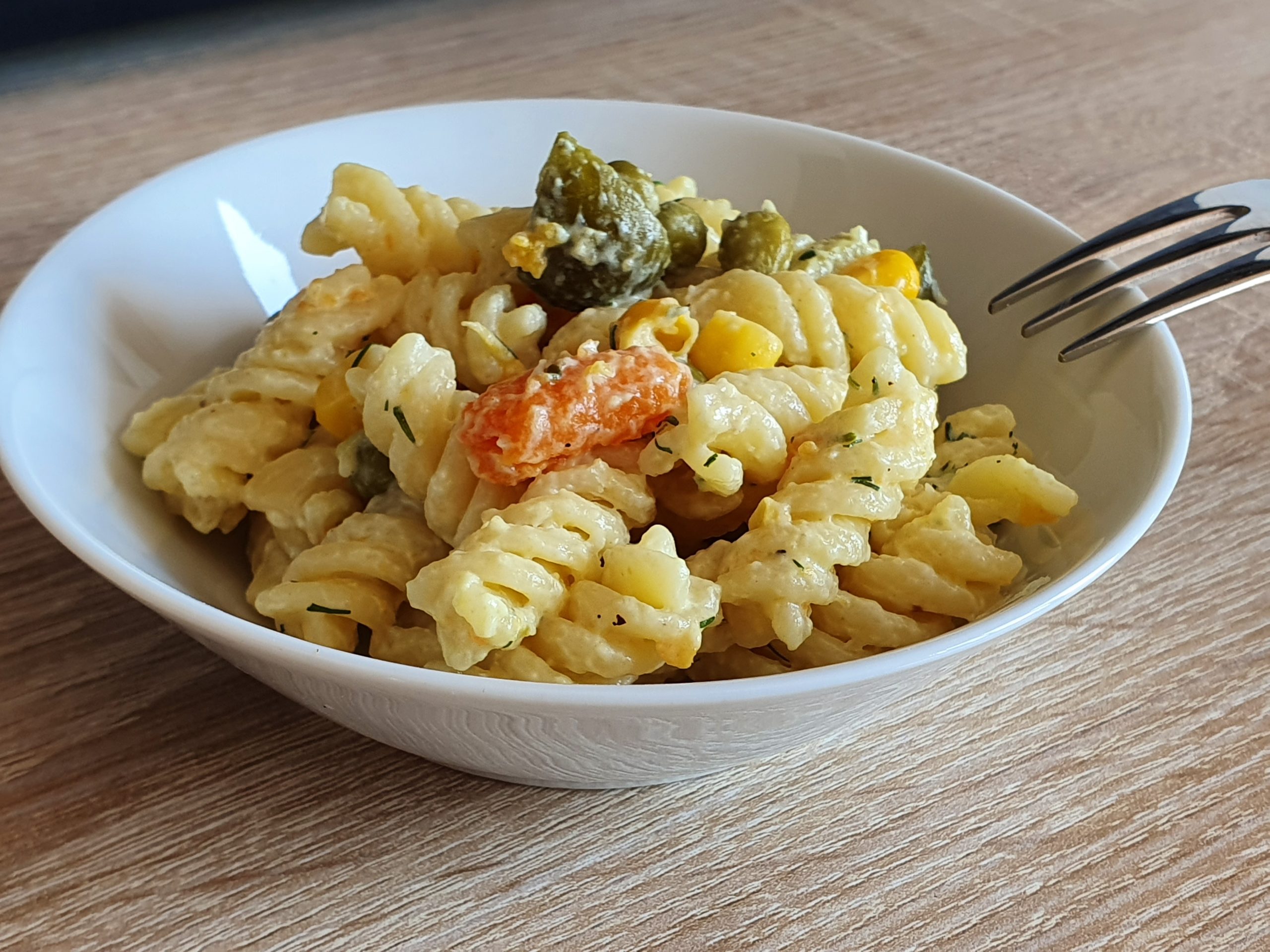 Leckerer und einfacher Nudelsalat - natürlich hausgemacht! - GrillMal Leckerer und einfacher Nudelsalat - natürlich hausgemacht! - GrillMal